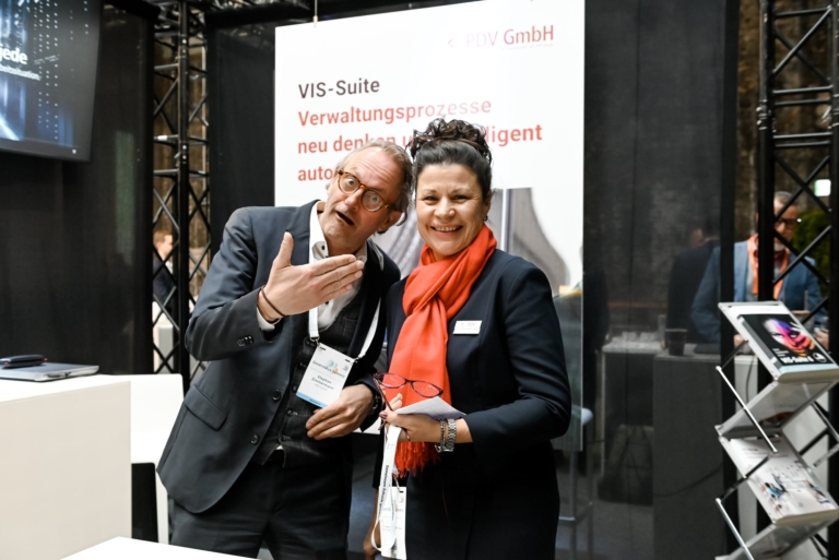 Stephan Zimmermann und Peggy Katzer auf dem Governikus Summit